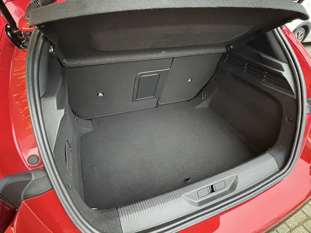 Peugeot 308 1.2T 130pk Allure 2023 Benzine 10