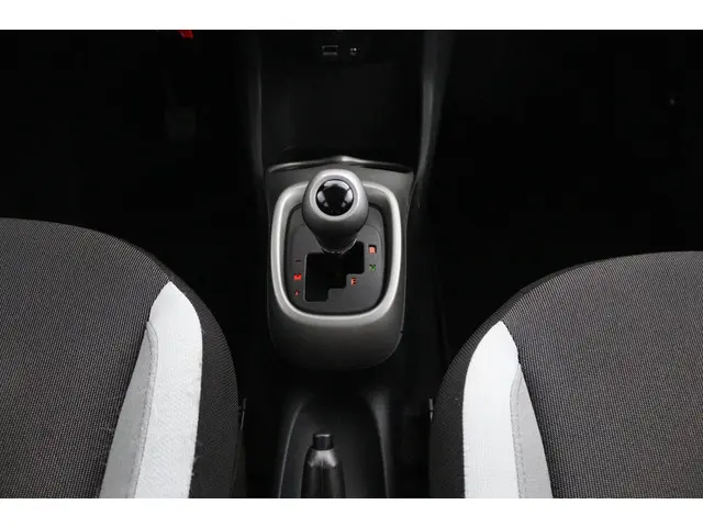 Toyota Aygo 1.0 VVT-i x-play 2015 Benzine 26