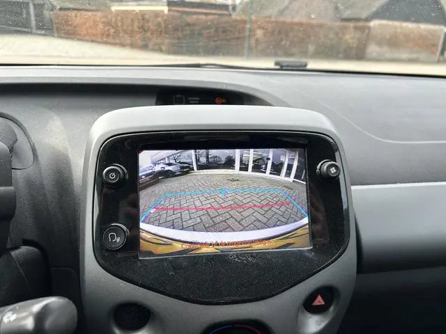 Toyota Aygo 1.0 VVT-i x-play 2021 Benzine 17