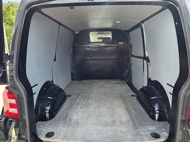Volkswagen Transporter 2.0 TDI L1H1 2019 Diesel 13