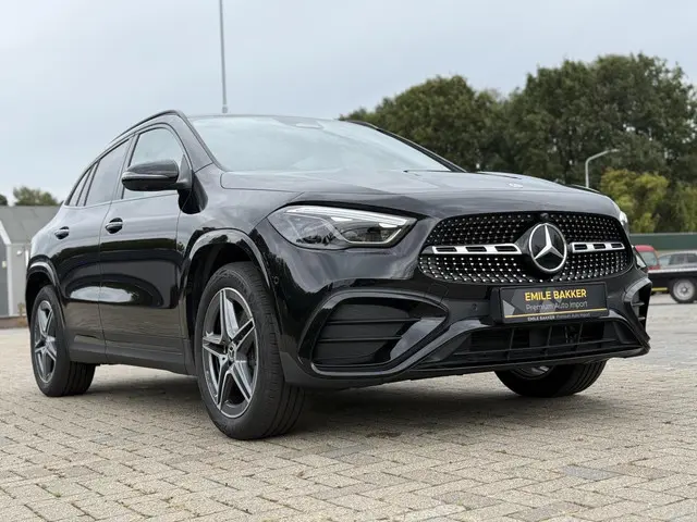 Mercedes-Benz GLA 250 e AMG Line 2024 Hybride Benzine 29