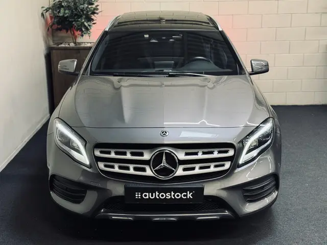 Mercedes-Benz GLA 180 AMG Line 2019 Benzine 30