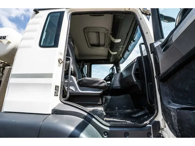MAN TGS 32 360 BB+ LIEBHERR 9m3 2016 Diesel 17
