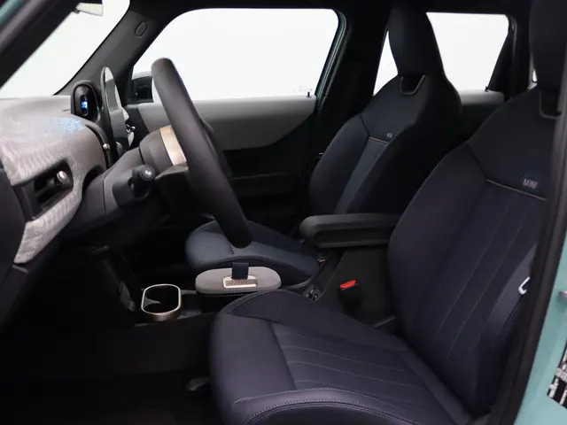 MINI 5-Deurs Cooper S 2025 Benzine 8