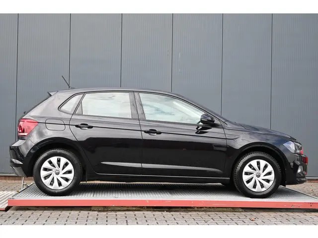 Volkswagen Polo 2