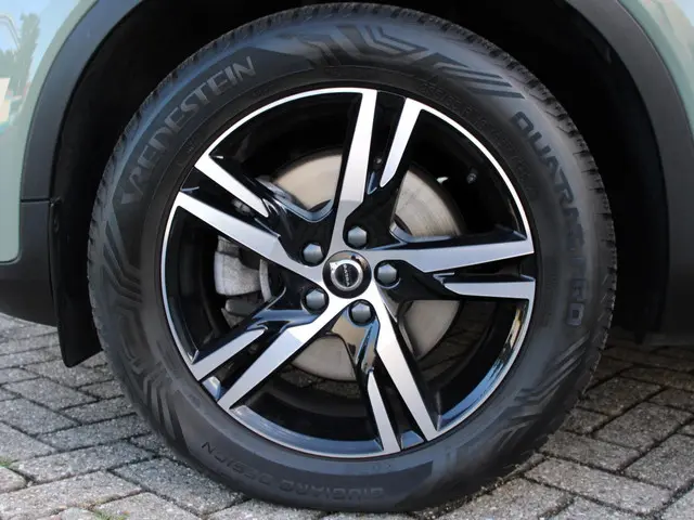 Volvo XC40 2.0 B4 Plus Dark 2024 Benzine 6