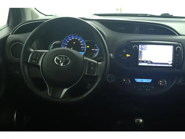 Toyota Yaris 1.5 Hybrid Lease 2015 Hybride Benzine 59