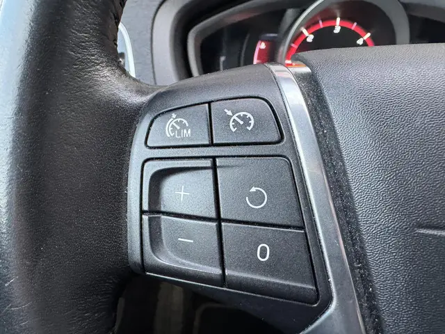 Volvo V40 Cross Country 2.0 D3 Momentum 2015 Diesel 13