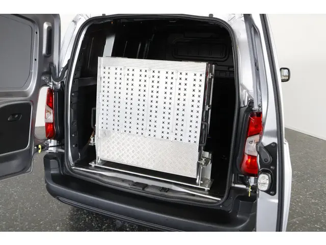 Opel Combo 1.5D L1H1 Rolstoel auto 2023 Diesel 4