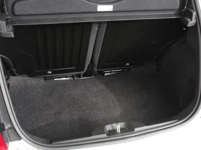 Fiat 500 1.0 Hybrid Dolcevita 2024 Benzine 34