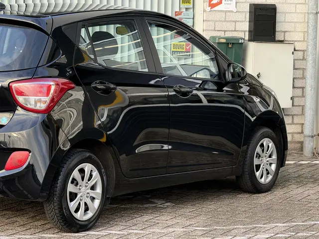 Hyundai i10 1.0i i-Motion Comfort 2016 Benzine 25