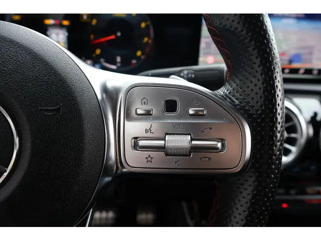 Mercedes-Benz A-Klasse 250 Premium Plus 2018 Benzine 28