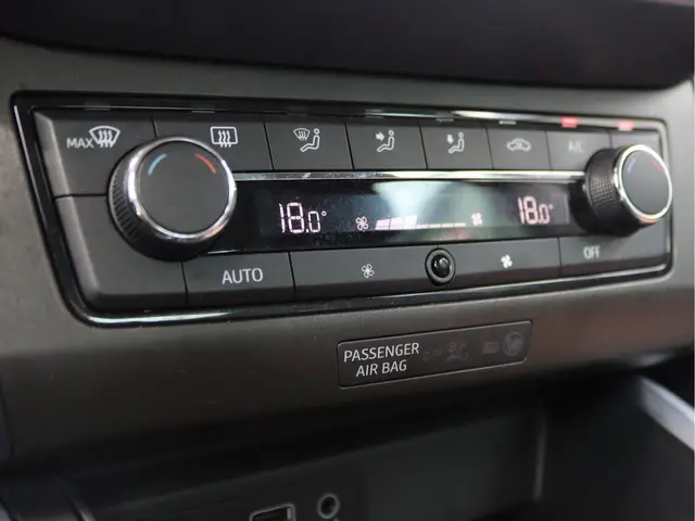 SEAT Arona 1.0 TSI Style Business Intense 2018 Benzine 47