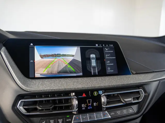 BMW 1 Serie 116i 2021 Benzine 16