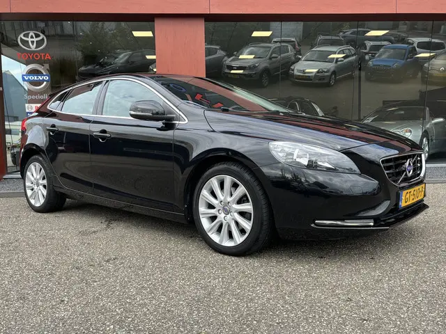 Volvo V40 3