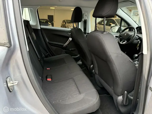 Peugeot 2008 1.2 PureTech Blue Lion 2016 Benzine 17