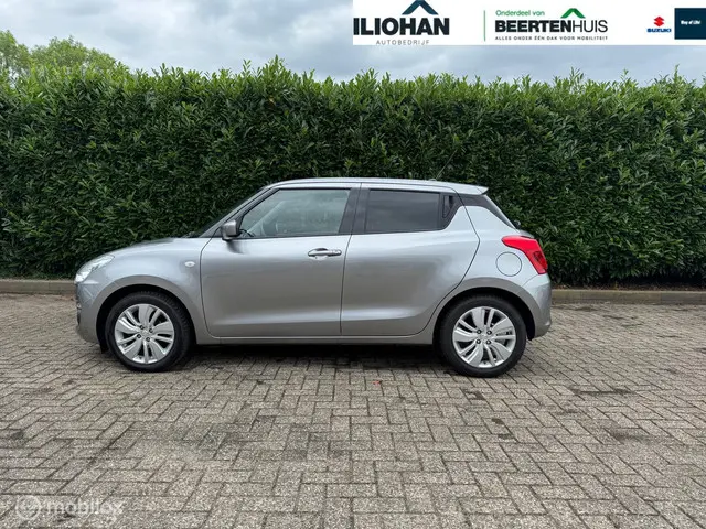 Suzuki Swift 1.2 Select Smart Hybrid 2020 Benzine 4
