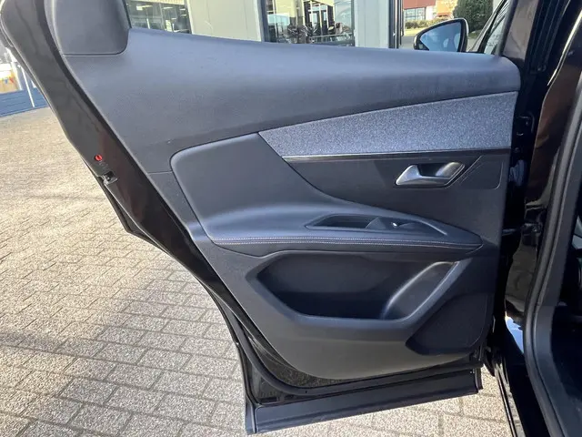 Peugeot 3008 1.6 PureTech GT Line 2020 Benzine 23