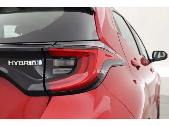 Toyota Yaris 1.5 Hybrid Dynamic 2023 Hybride Benzine 30