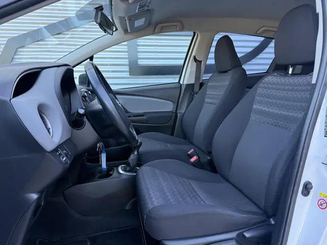 Toyota Yaris 1.0 VVT-i Aspiration 2016 Benzine 8