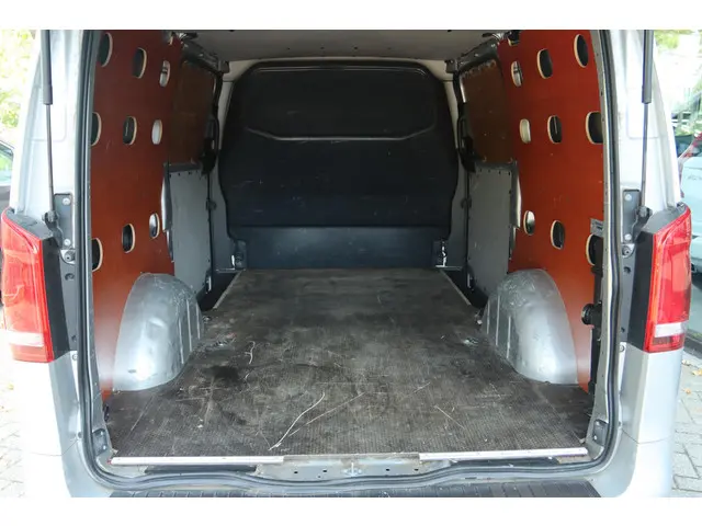 Mercedes-Benz Vito 119 CDI LANG AUT. 190 PK 2019 Diesel 25