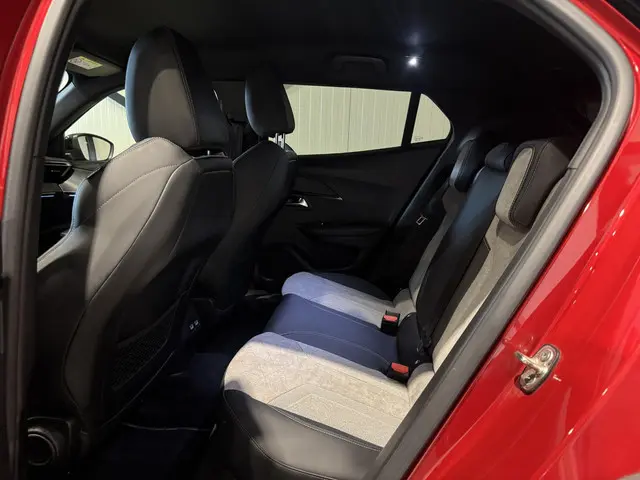 Peugeot e-2008 EV GT Pack 50 kWh 2021 Elektrisch 8