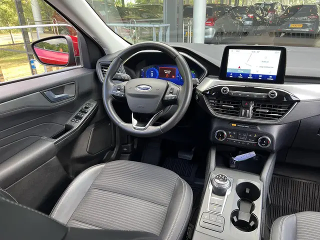 Ford Kuga 2.5 PHEV Titanium 2022 Hybride Benzine 33