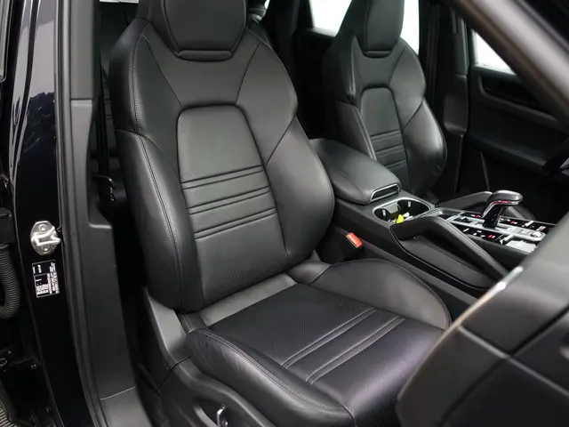 Porsche Cayenne Coupé 3.0 E-Hybrid- 2021 Hybride Benzine 24