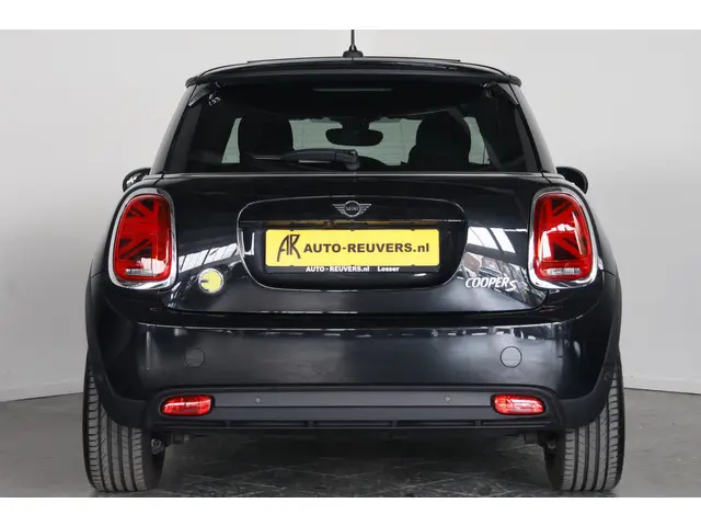 MINI Electric Cooper MINI Yours 33 kWh 2023 Elektrisch 10