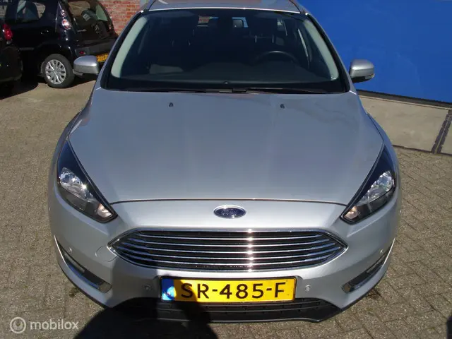 Ford Focus Wagon 1.5 Titanium 2018 Benzine 2