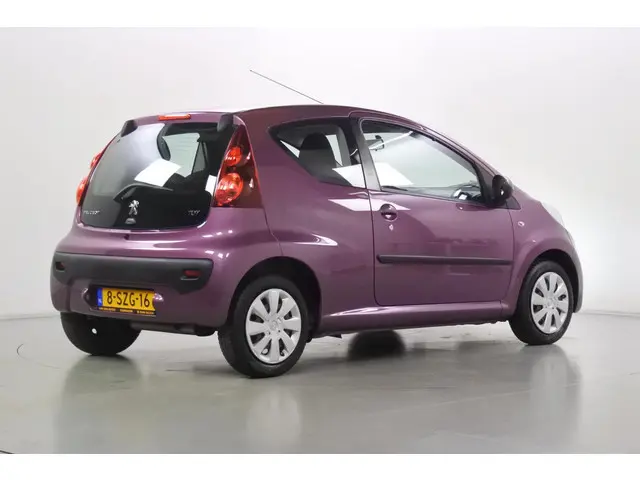 Peugeot 107 1.0 Automaat Active Premium 2014 Benzine 2
