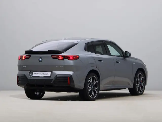 BMW iX2 eDrive20 65kWh 2024 Elektrisch 9