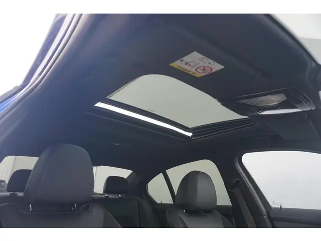 BMW 3 Serie 320i 2019 Benzine 22