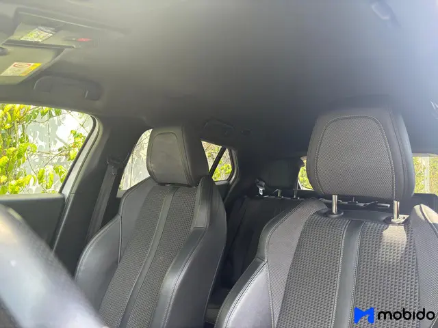 Peugeot e-2008 EV GT Pack 50 kWh 2020 Elektrisch 13