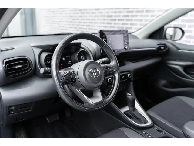 Toyota Yaris 1.5 Hybrid Dynamic 2021 Hybride Benzine 17