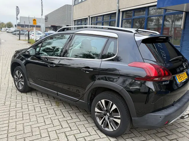 Peugeot 2008 1.2 PureTech Allure((( 90.000 km ))) 2017 Benzine 35