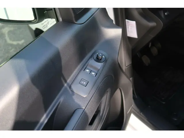 Toyota ProAce CITY 131PK Challenger BPM VRIJ! 2024 Diesel 8
