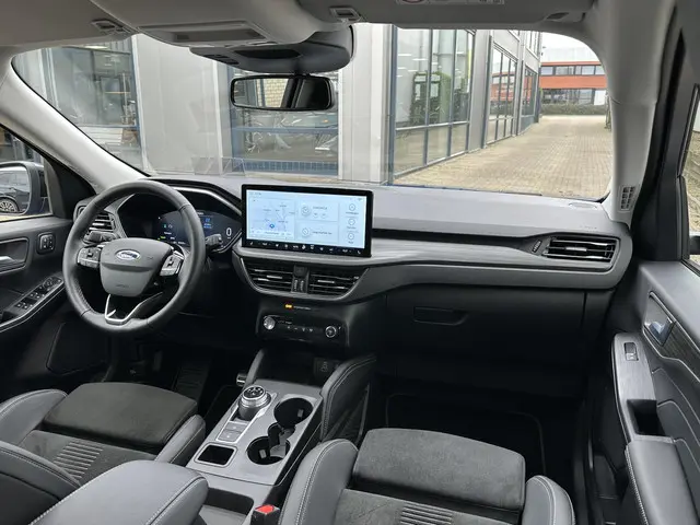 Ford Kuga 2.5 PHEV Active X 2024 Hybride Benzine 23
