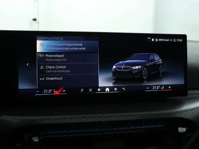 BMW 3 Serie Touring 330e xDrive 2025 Hybride Benzine 53