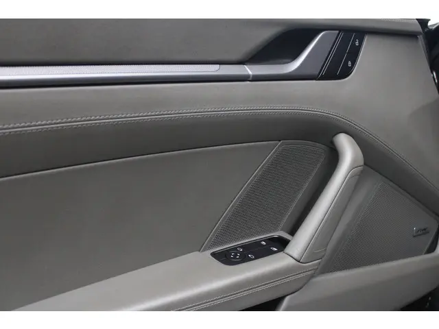 Porsche 911 3.0 4 Targa 2022 Benzine 21