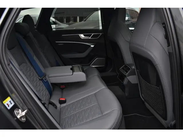 Audi RS6 Avant 4.0 TFSI quattro 2022 Benzine 72