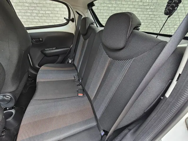 Peugeot 108 1.0 VTi Active Top/Airco 2014 Benzine 10