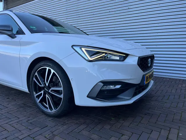 SEAT Leon Sportstourer 1.5 TSI Style 2021 Benzine 4