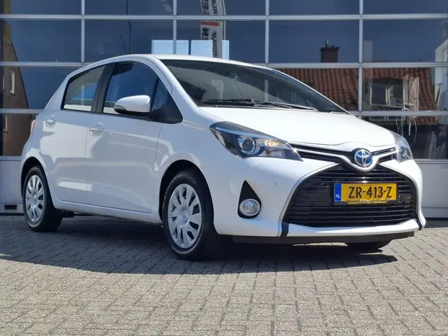 Toyota Yaris 1.5 Hybrid 2017 Hybride Benzine 7