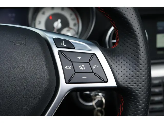 Mercedes-Benz SLK 200 2015 Benzine 32