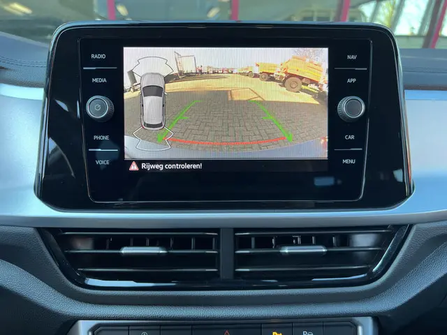 Volkswagen T-Roc 1.5 TSI Life Business 2024 Benzine 21