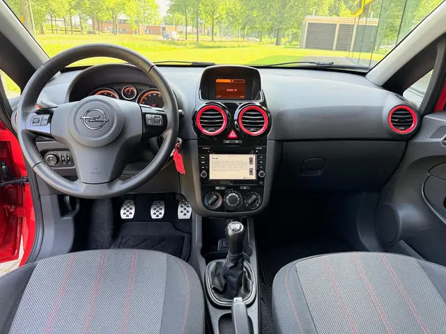 Opel Corsa 1.4-16V COLOR OPC LINE 2013 Benzine 11