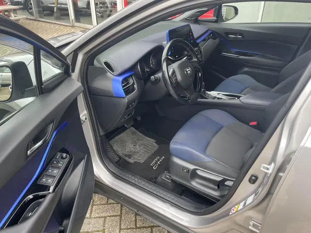 Toyota C-HR 3