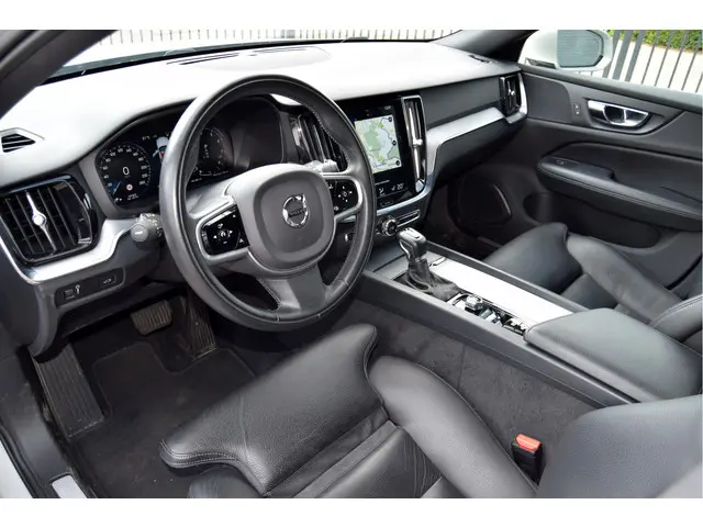 Volvo V60 2.0 T4 R-Design Automaat 2020 Benzine 11