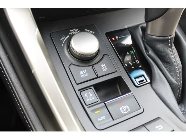 Lexus NX 300h AWD 25th Edition 2015 Hybride Benzine 27